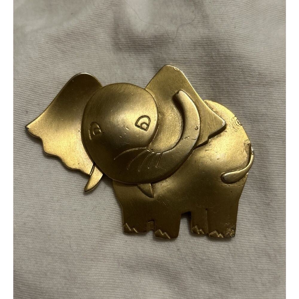 Vintage Signed JJ 1986 LARGE Cartoon ELEPHANT Gold Tone Figural PIN BROOCH